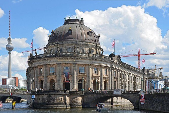 An Introduction to Berlin Walking Tour - Brandenburg Gate Through Napoleon’s Footsteps