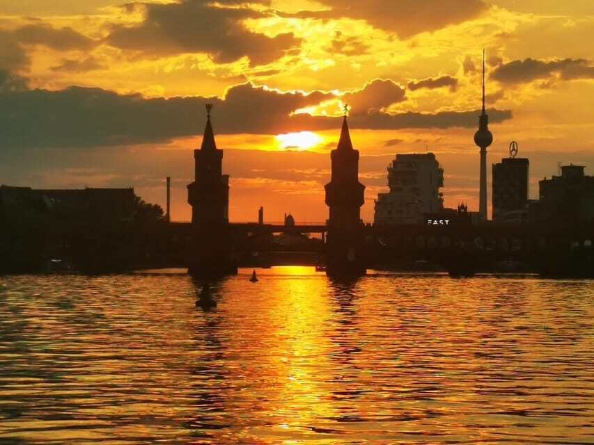 Berlin Boat Tour | Sunset Tour with Solar Ship | Sightseeing Spree - Oberbaum Bridge and East Side Gallery from the water