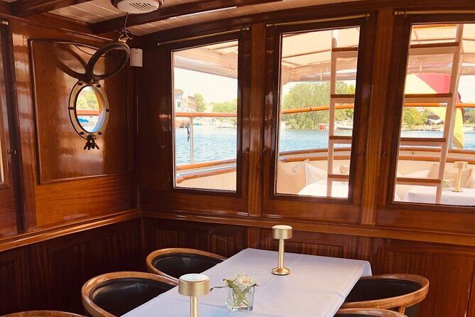 Berlin Boot Sightseeing Tour on Electric Private Yacht - Who This Electric Yacht Tour Fits Best
