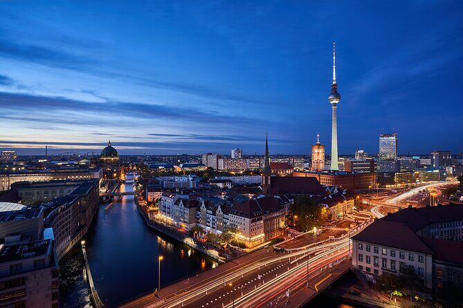 Berlin Capital 4-Course Sunset Dinner Cruise Including Drinks - Berlin by Night From the Spree: What the Evening Actually Feels Like