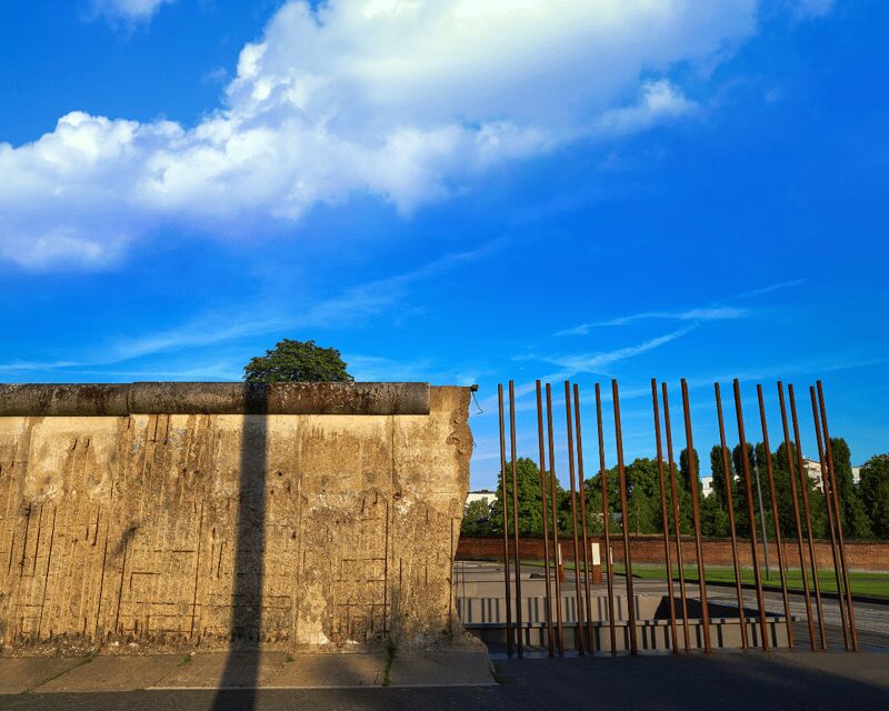 Berlin: Cold War History and Berlin Wall Guided Walking Tour - Getting Oriented Near Hopfingerbräu by Brandenburg Gate