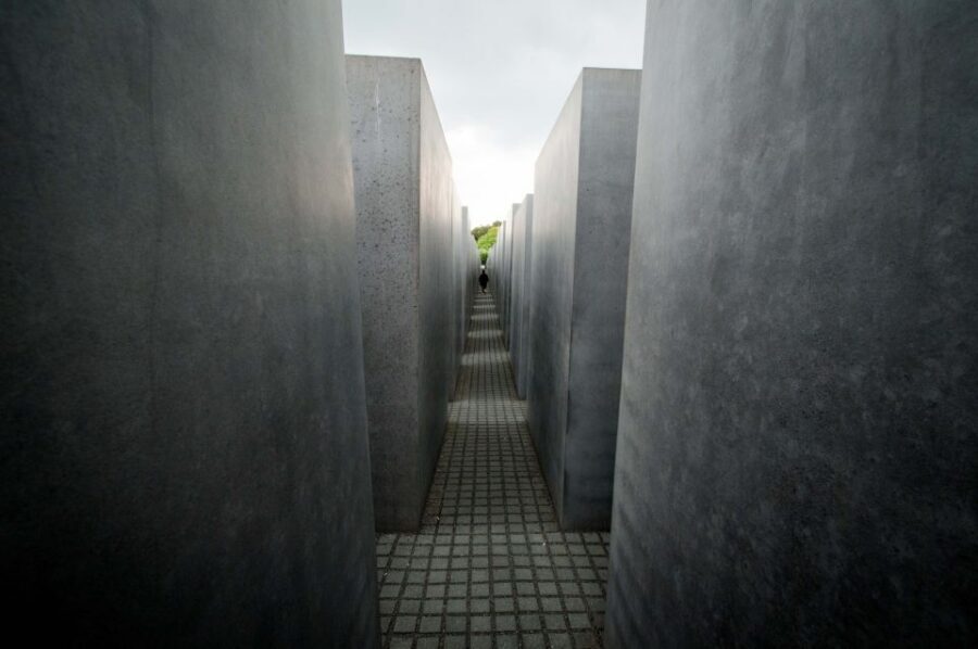 Berlin: Discover Berlin Walking Tour - Museum Island and the Berlin Cathedral area: culture built on top of conflict