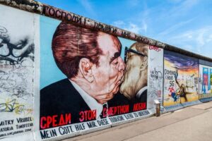 Berlin: East Side Gallery and Cold War Segway Tour - Segway time in Berlin: fast learning, real street conditions