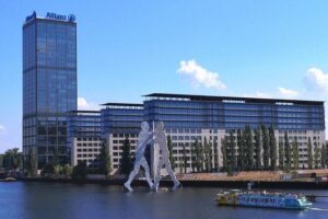 Berlin East Side Tour 2.5 hour cruise with commentary - Museum Island to Humboldt Forum: the Berlin postcard phase