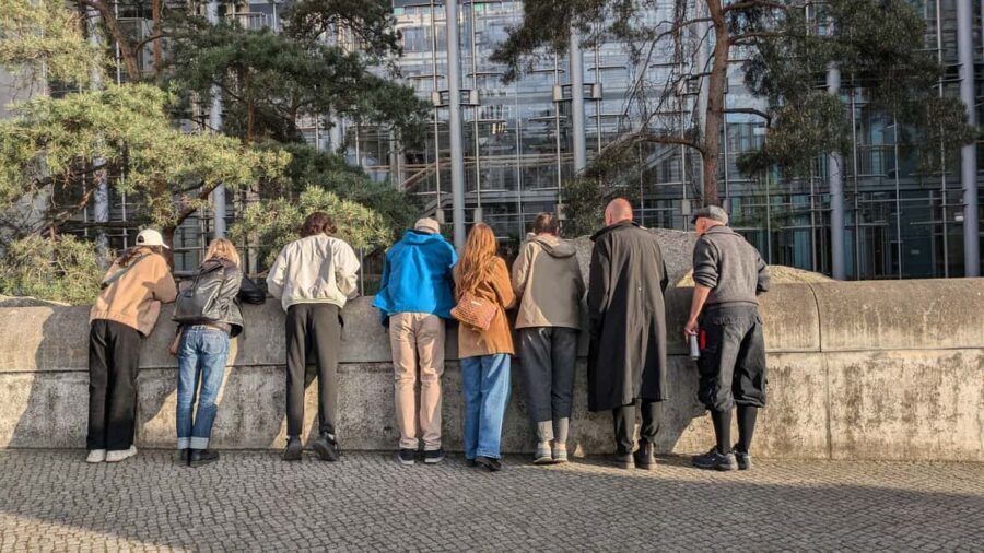 Berlin: Government Quarter Tour and Reichstag Dome Visit - Reichstag Checkpoint and ID Registration: What to Expect