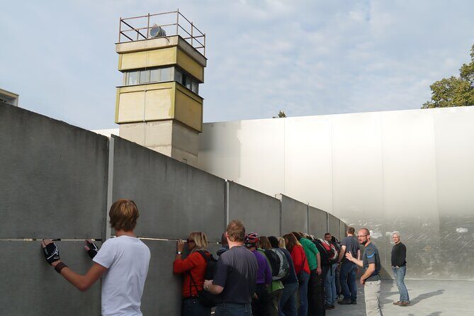 Berlin: Private Bike Tour of the Berlin Wall and Third Reich - Mauerpark and the idea of a “perfect border”