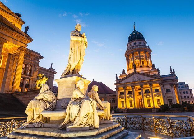 Berlin Private Complete History All Day Walking Tour - Why a private, all-walking history route works in Berlin