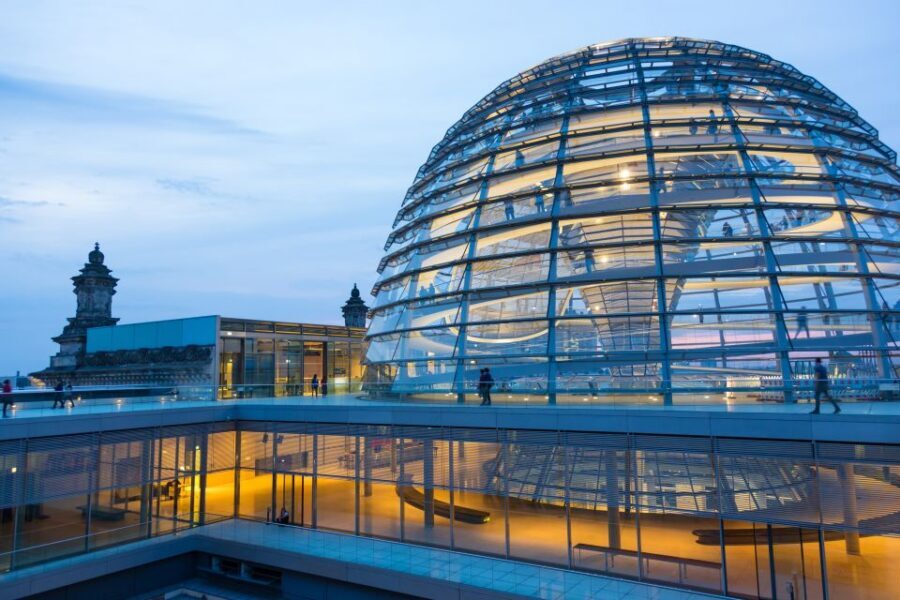 Berlin: Rooftop Dinner at the Käfer Restaurant Reichstag - Who should book this Reichstag rooftop dinner (and who should skip it)?