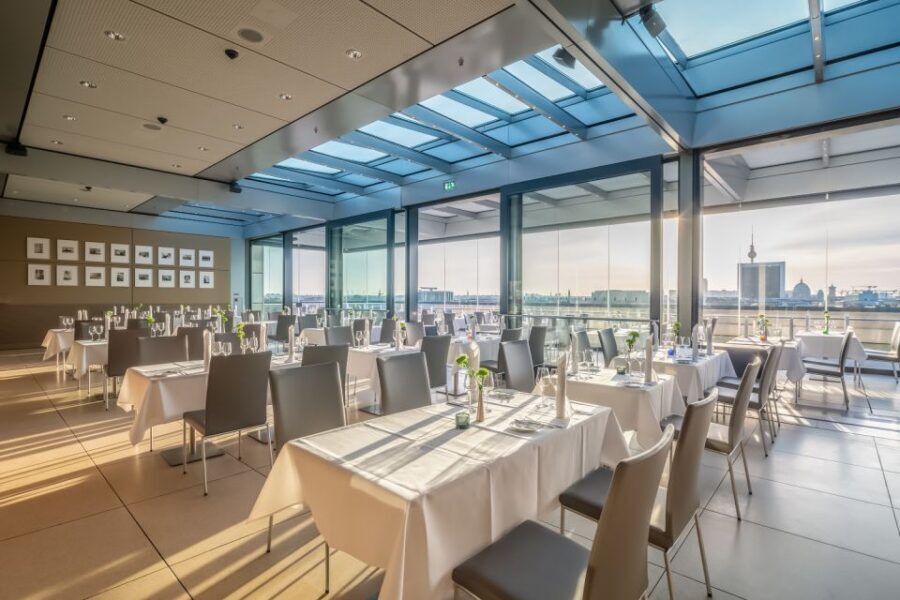 Berlin: Rooftop Lunch at the Reichstag's Käfer Restaurant - Views and atmosphere: when the glass dome is your “dining room”