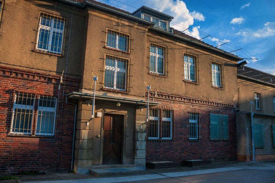 Berlin: Stasi Museum Private Guided Tour with Entry Ticket - Ministerial Offices and the Office of Erich Mielke