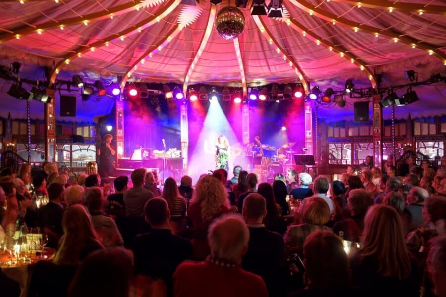 Berlin: Ticket for Bar Jeder Vernunft - Theater & Restaurant - The mirror tent: the setting that does half the entertaining