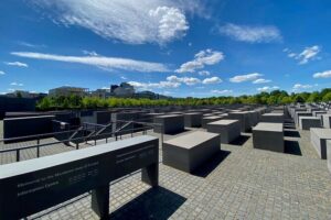 Deluxe Berlin: Hassle-Free Shore Tour from Warnemunde Cruise Port - Charlottenburg Palace And Western Berlin Views: A Quick Start With Real Place-Making