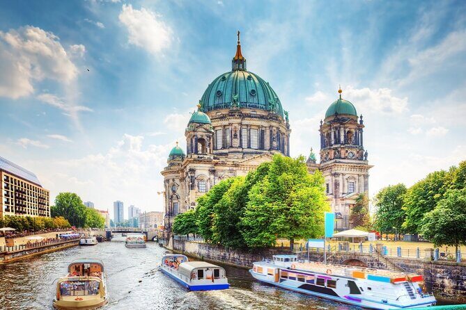 Deluxe Berlin: Hassle-Free Shore Tour from Warnemunde Cruise Port - The Holocaust Memorial: A Site Visit That Asks You to Slow Down