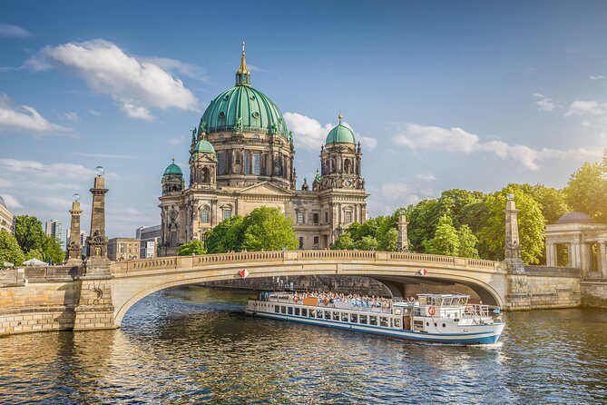 Private Berlin Half Day Tour with a Local: See the City Unscripted - Brandenburg Gate to Hackesche Höfe and Kunstquartier Bethanien