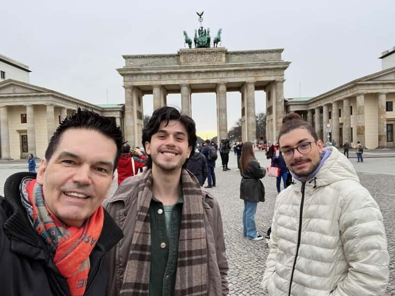 Private Taxi Tour through Berlin East and West and Kiez 4-6h - West Berlin by car: from Kurfürstendamm to the Bendlerblock area